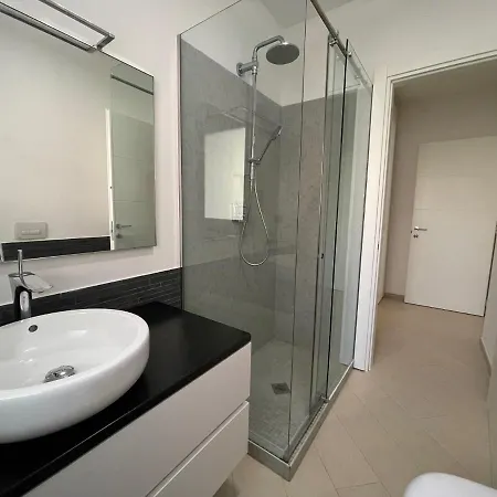 Santa D'amare Con Terrazzo E Box Auto Privato *