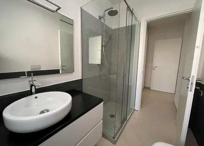 Santa D'amare Con Terrazzo E Box Auto Privato *