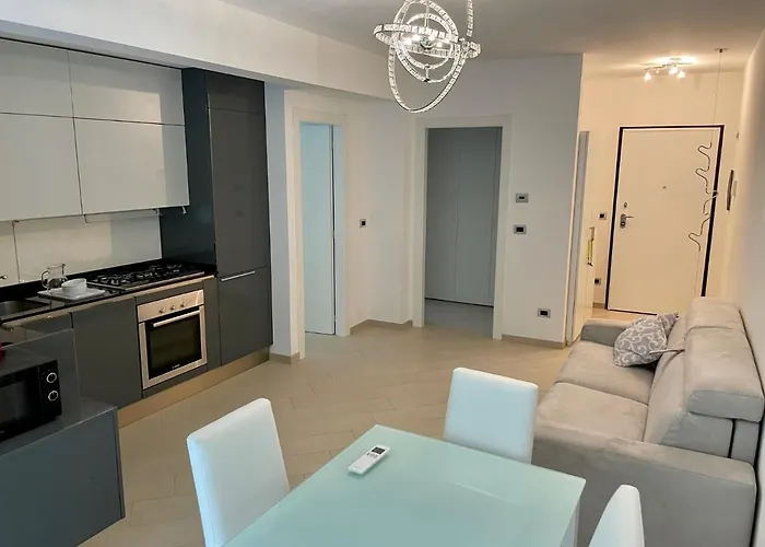 Santa D'amare Con Terrazzo E Box Auto Privato * 산타마르게리타리구레